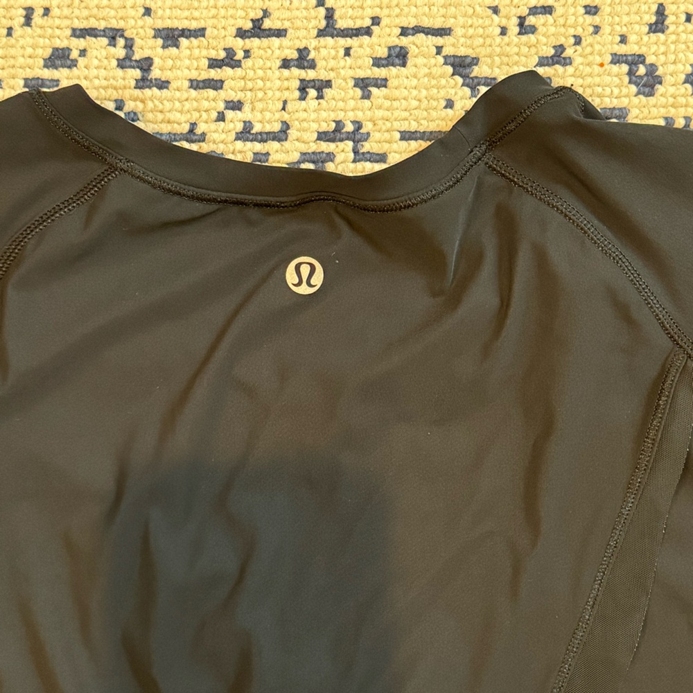 Lululemon top